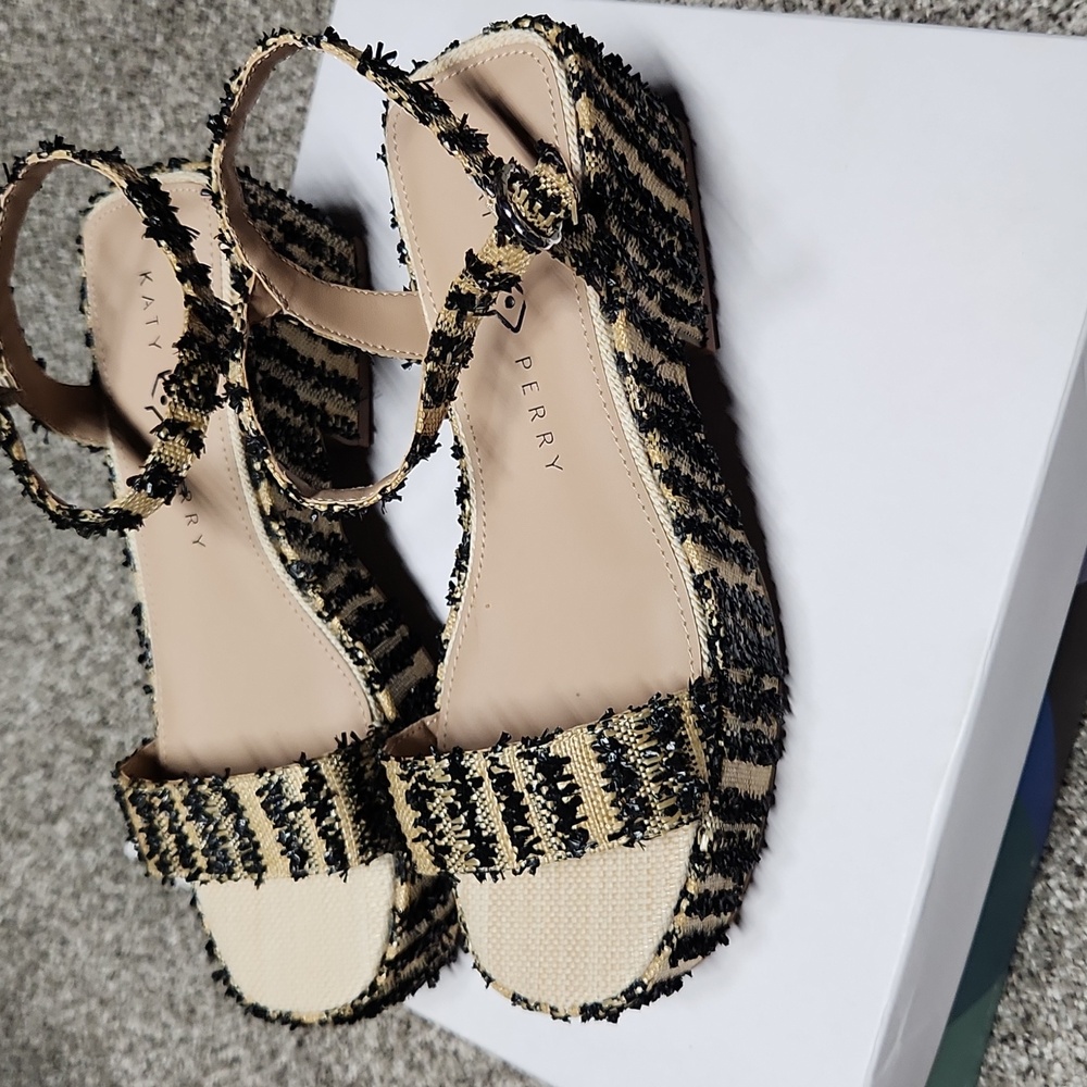 NEW Katy Perry The Busy Bee Strappy Size 8.5 - Picture 3 of 7